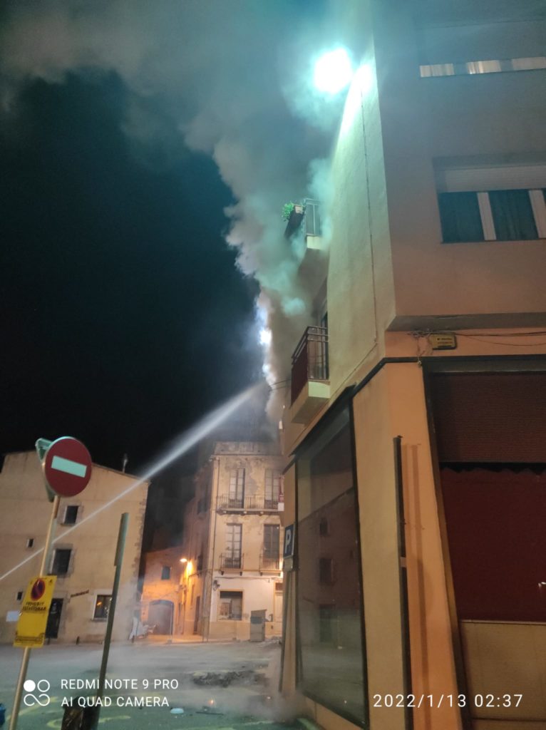 Incendi al carrer dels Valls