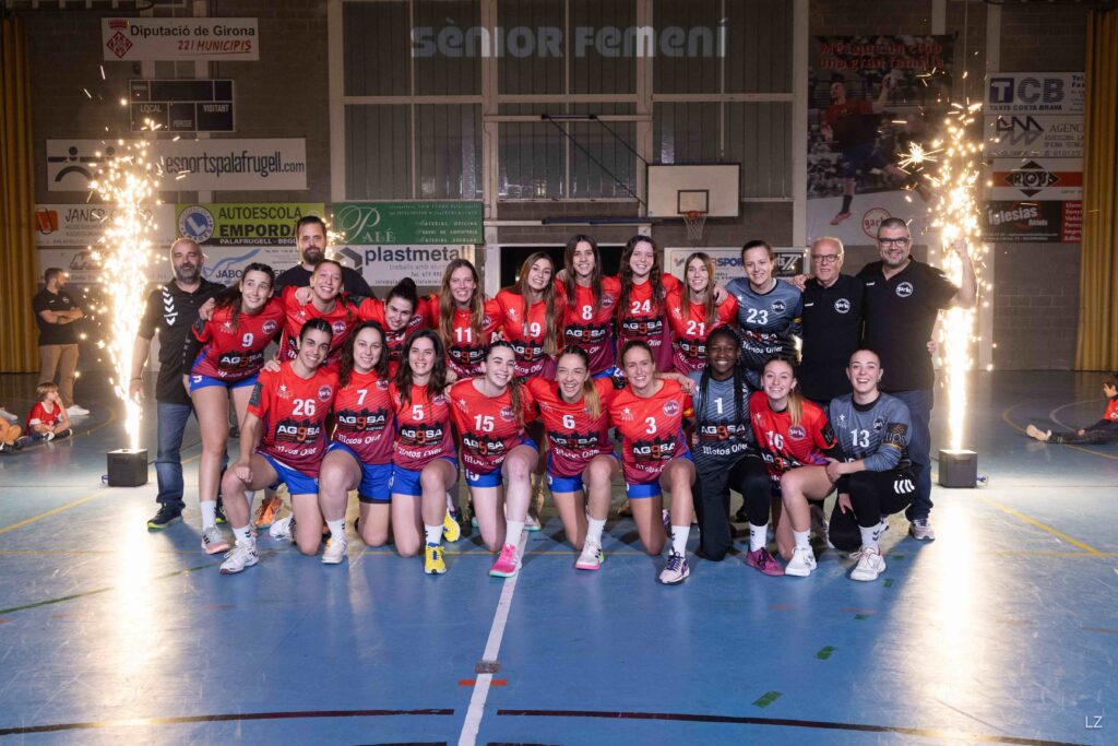 Primer equip femení del Club Handbol Garbí