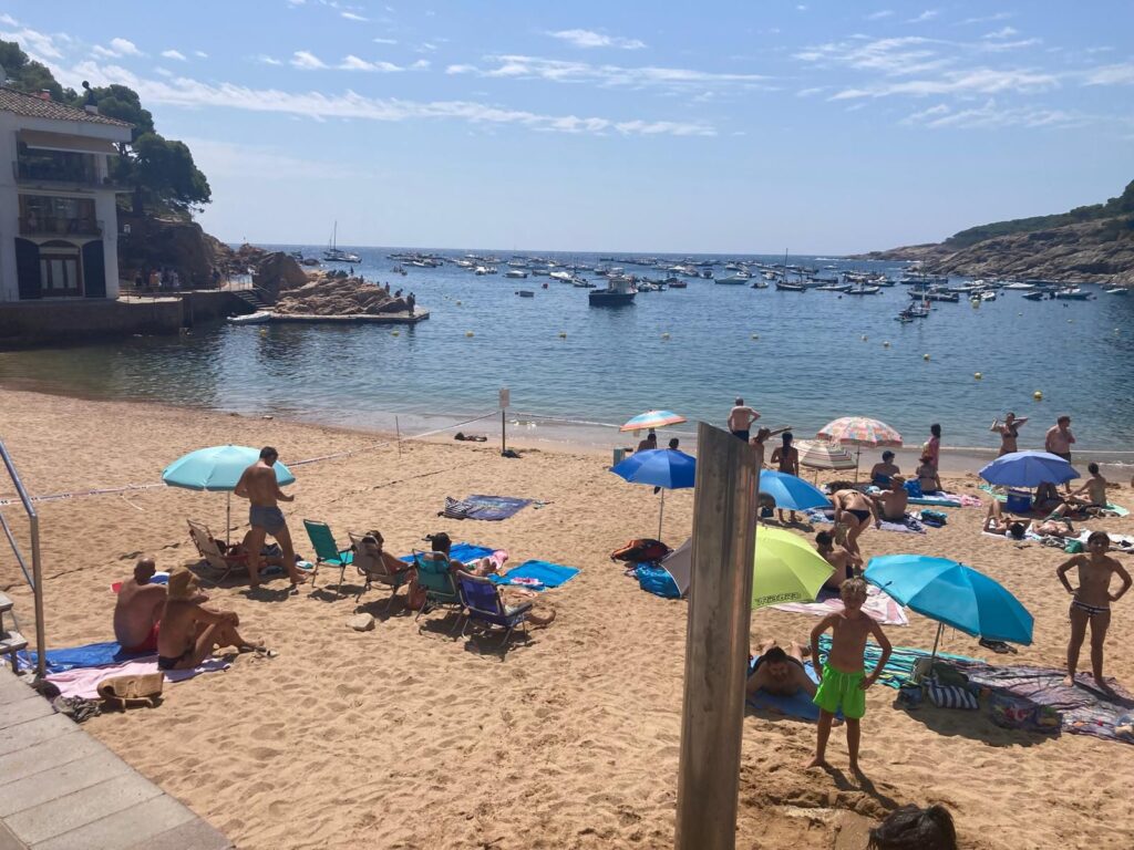 Abocament a la platja de Tamariu