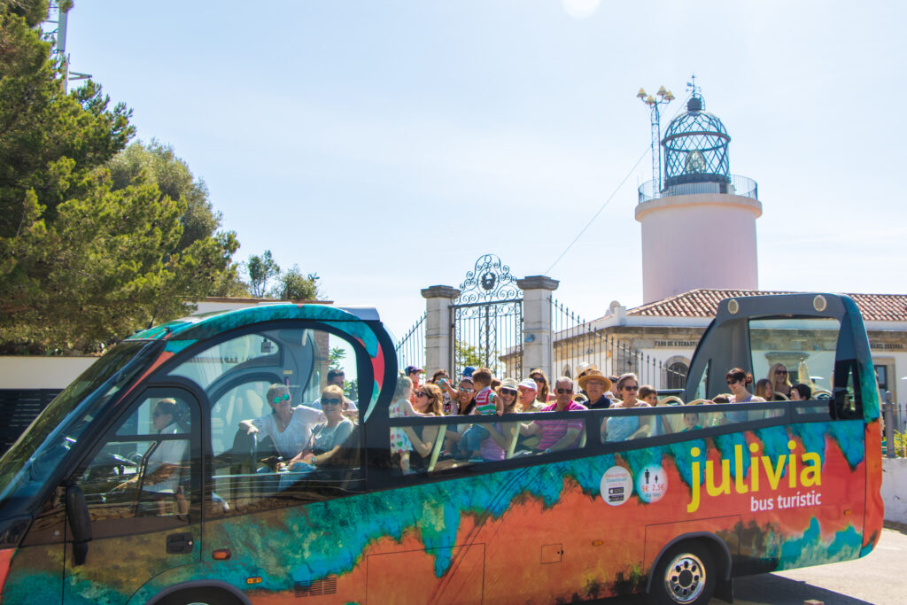 Julivia Bus