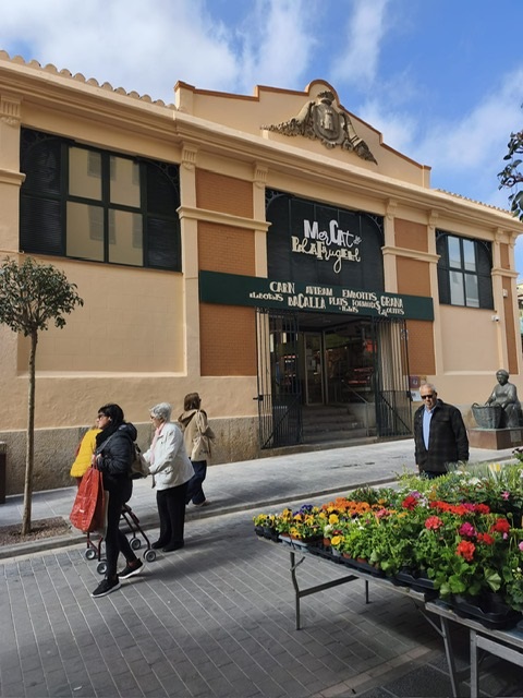 Façana del mercat restaurada