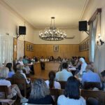 Ple municipal del mes d'abril de 2026