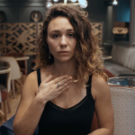 Fotograma del videoclip "I ara veig" amb Eye Tana