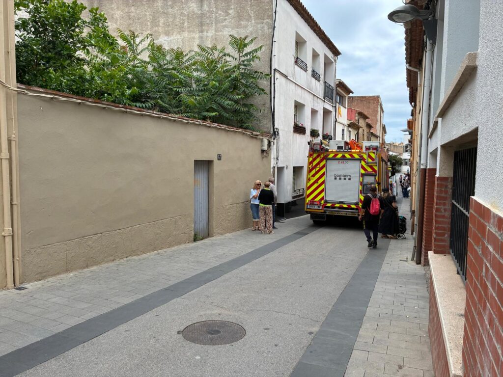 Rescaten un home que ha caigut en un forat dins d’una obra a Palafrugell