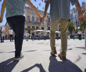 Ballada de sardanes a plaça Nova