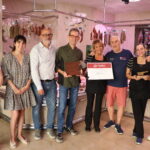 Acte d'entrega del guardó a la Tocineria Mario amb la participació de diferents representants