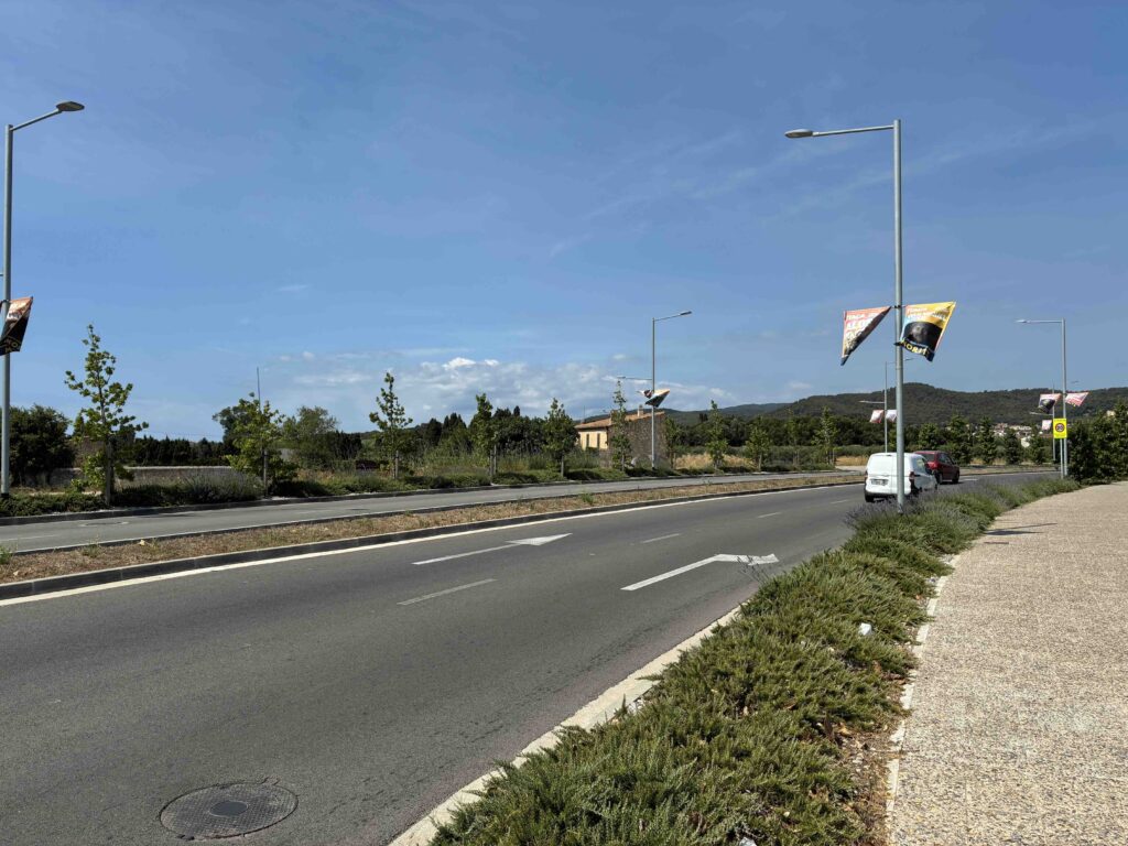 Senyalització contradictòria Avinguda d'Espanya