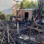 Incendi en un solar al Mestre Sagrera